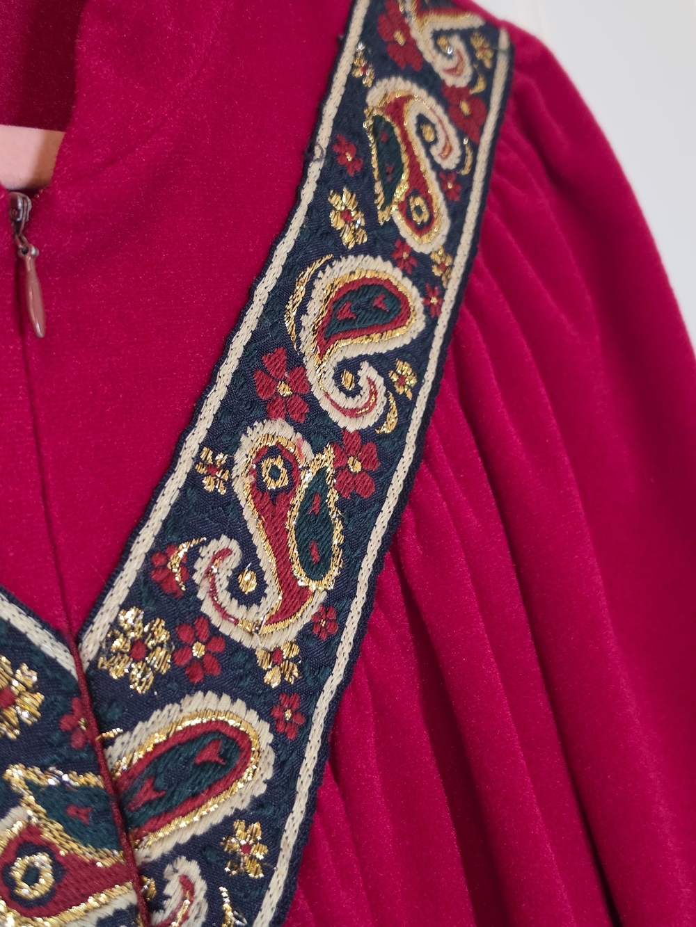 Vanity Fair Large Bright Red Dressing Robe - Picture 5 of 8